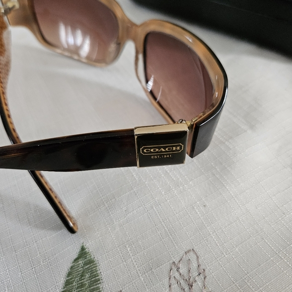 Beautiful Coach Sunglasses 👓 amber glasses - Picture 9 of 15